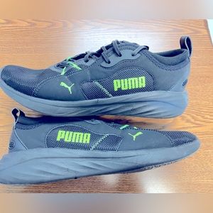 Puma Size 11.5 Men’s Memory Foam Athletic Shoes in Black and Green